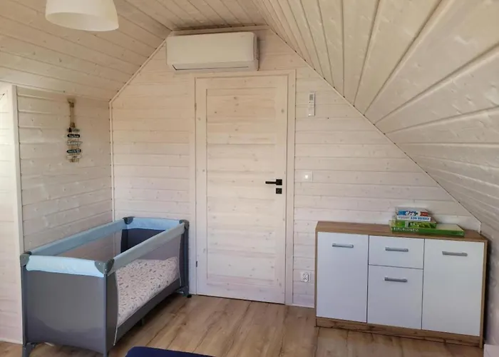 Comfortable Homes For 6 People, *